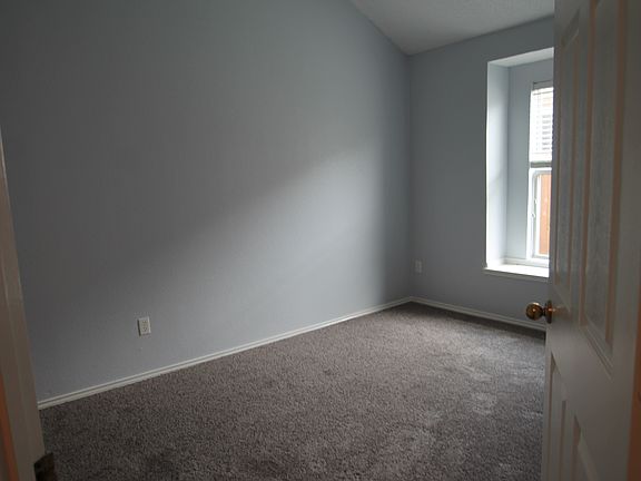 2nd image of 2920 Coventry Ln