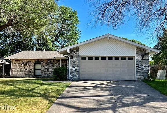2nd image of 501 Beatty Dr
