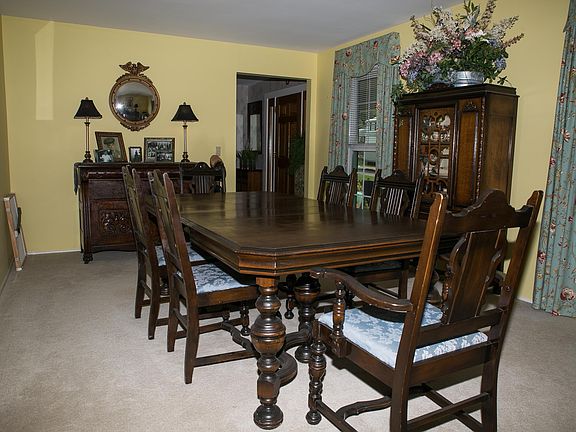 4th image of 8119 Cabinet Cir