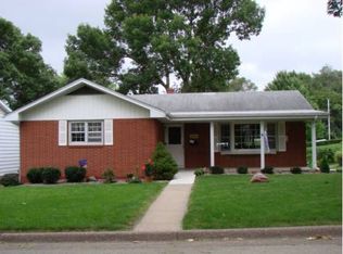 870 Cottage Pl, Dubuque, IA 52001
