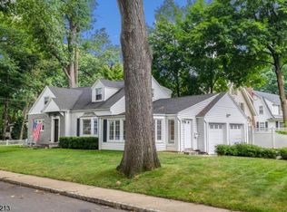 28 Valley View Dr, Morristown, NJ 07960