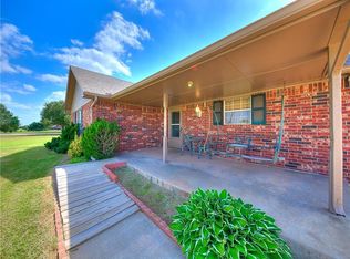 978 Garden Rd, Tuttle, OK 73089