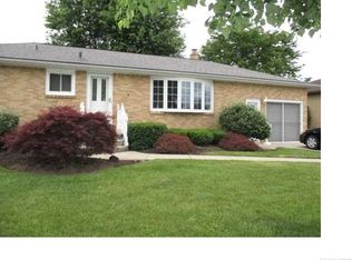 28 Joanne Ln, Cheektowaga, NY 14227