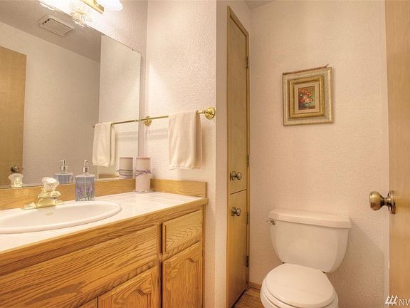 4th image of 16011 Lawrence Pl SE