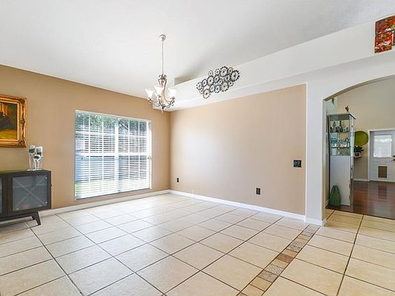 4th image of 947 Hawthorne Cove Ct
