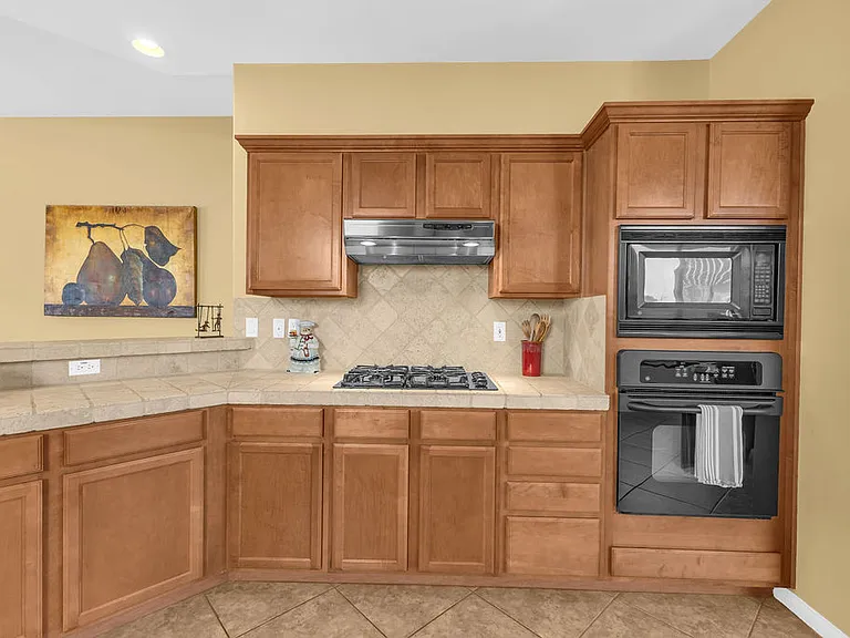 54052 Avenida Martinez — Photo 17