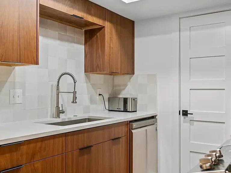 2104 Lamplight Village Cir #B — Photo 10