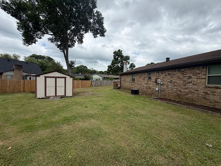 113 Cornwall Ct — Photo 6