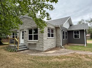 312 E Grant St, Clever, MO 65631