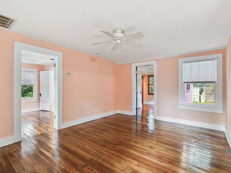 618 Louden Ave — Photo 6