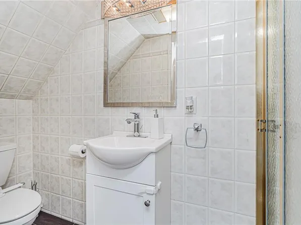 69 Rolling Hill Green image 6 of 30