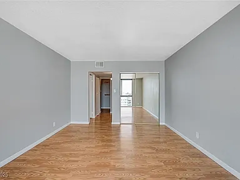 3930 University Center Dr #806 — Photo 22