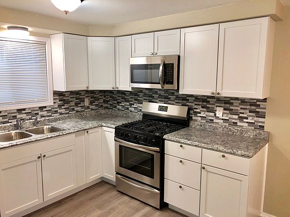 4th image of 1010 Lorelei Dr