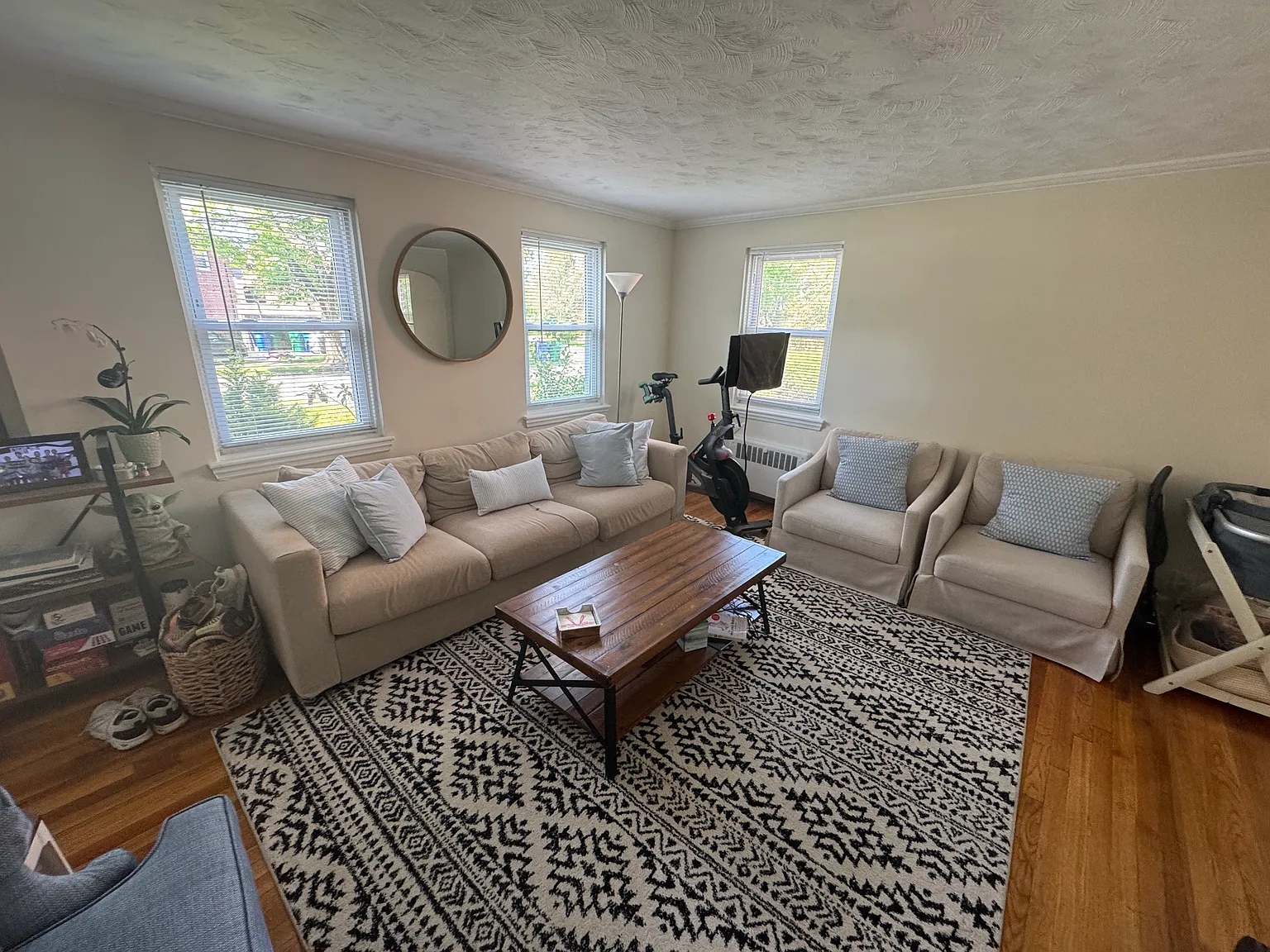 2 bed, 1001 sqft, $3,250 — Photo 2