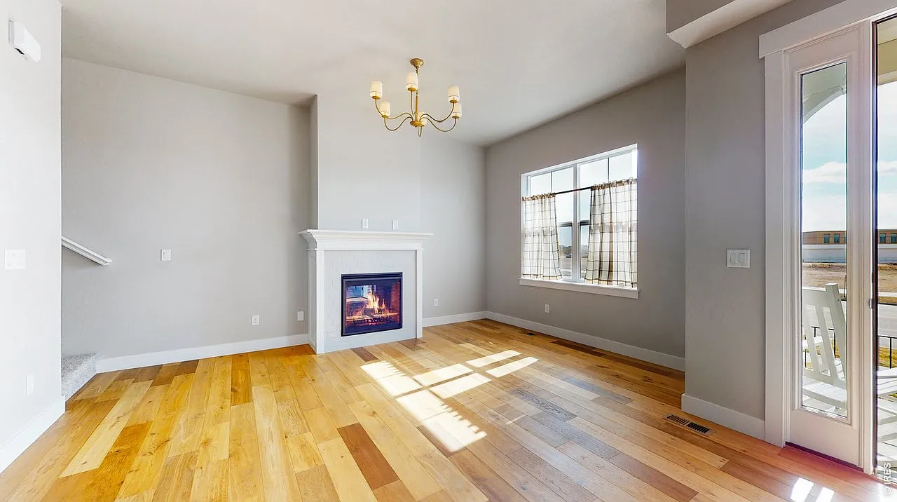 3 bed, 3.5 bath, 2003 sqft, $2,750 — Photo 4