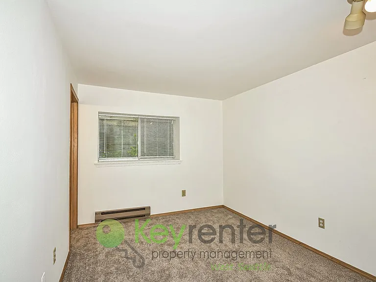 6042 Fauntleroy Way SW — Photo 12