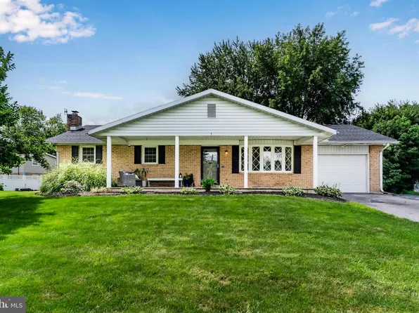 80 Buckthorn Dr, Carlisle, PA 17015