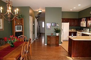 Kitchen/Dining Area
