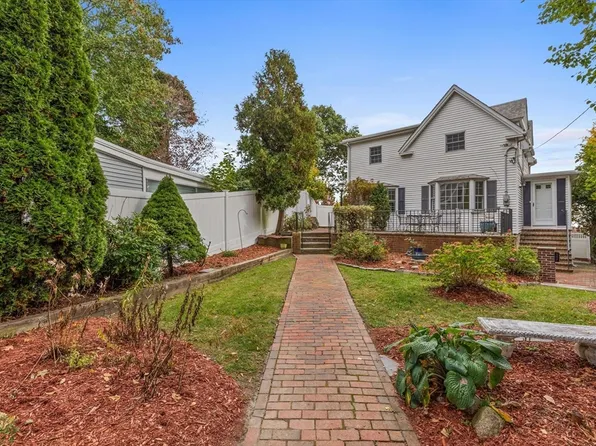 31 Overlea Ave, Saugus, MA 01906