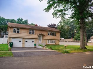 20 Walker Drive, Stratford, CT 06614