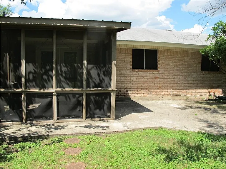 1213 S Meadows Dr — Photo 11