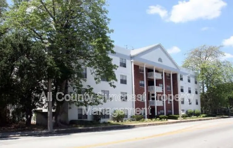 1830 Dr Martin Luther King Jr St N #102 — Photo 6