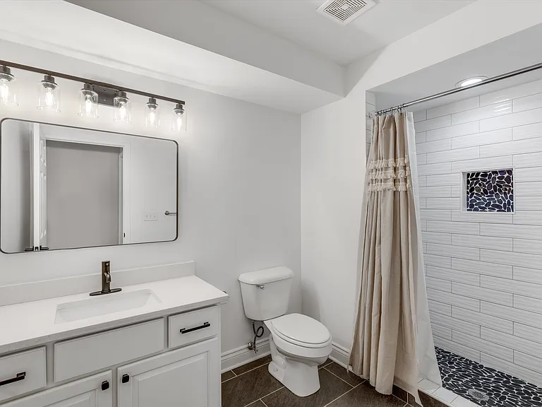 1113 N Old Woodward Ave #78 — Photo 25