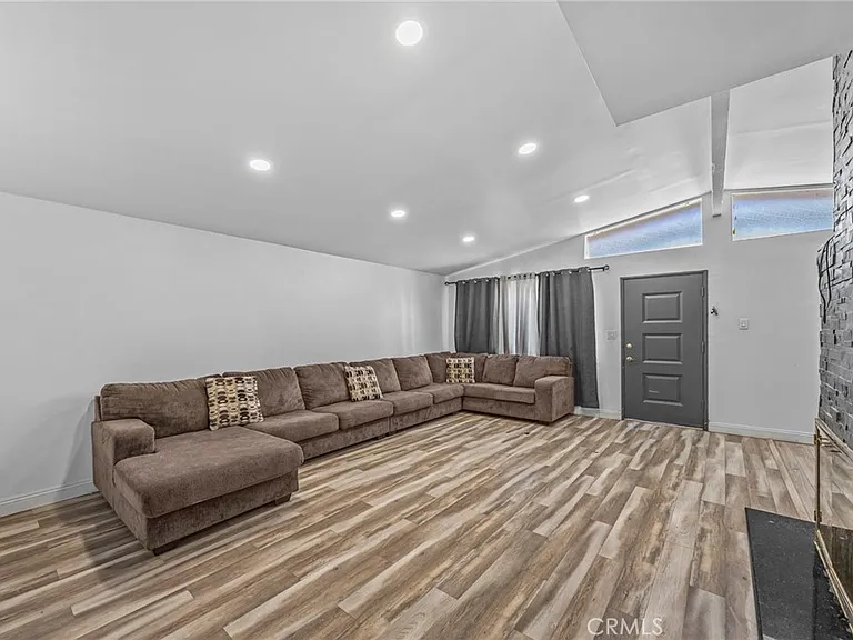 9417 Mango Ave — Photo 4