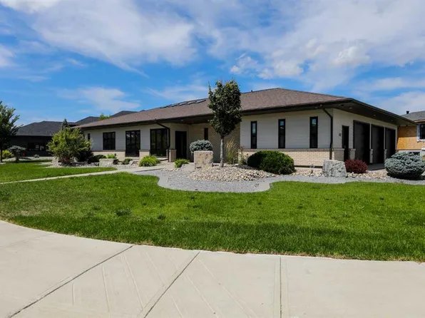 500 Gold Canyon Pl S, Lethbridge, AB T1K 8J1