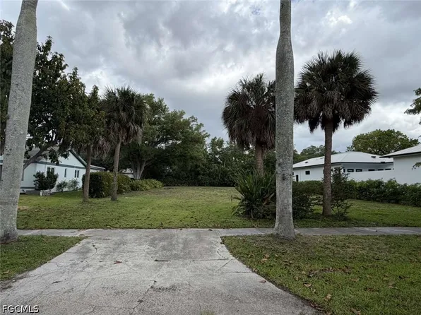 3427 Avocado Dr, Fort Myers, FL 33901