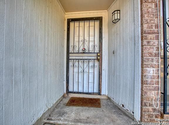 2nd image of 810 Big Sky Dr