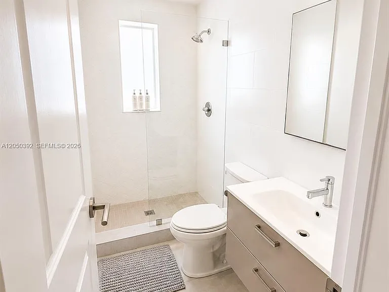 245 NE 33rd St #101 — Photo 10