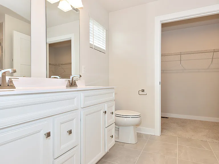 Modern Bathroom Oasis