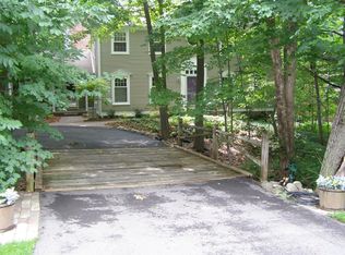 26477 Old Homestead Dr, Farmington Hills, MI