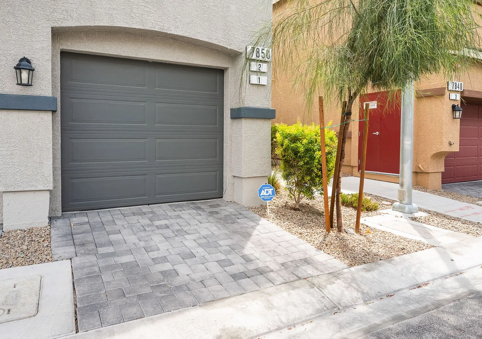 2-Bed, 2-Bath w/ 1-Car Garage — Photo 3