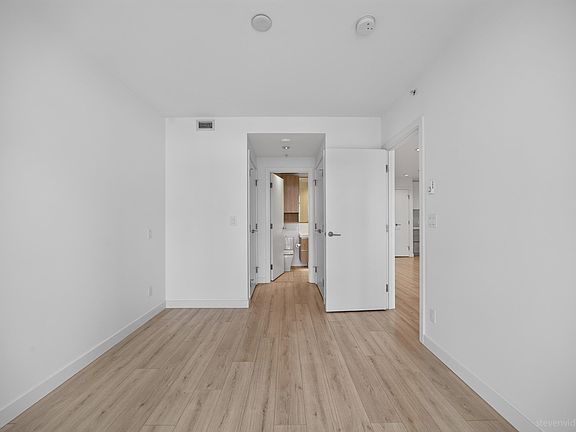 3rd image of 6080 McKay Ave #3008