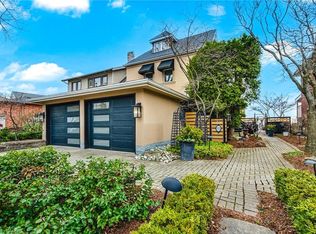 91 Mountain Park Ave, Hamilton, ON L9A 1A1