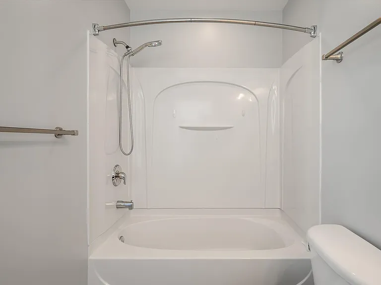 112 Black River Dr — Photo 14