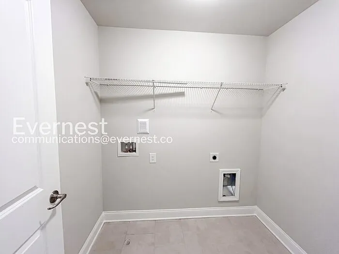 2140 Coventry Dr — Photo 27