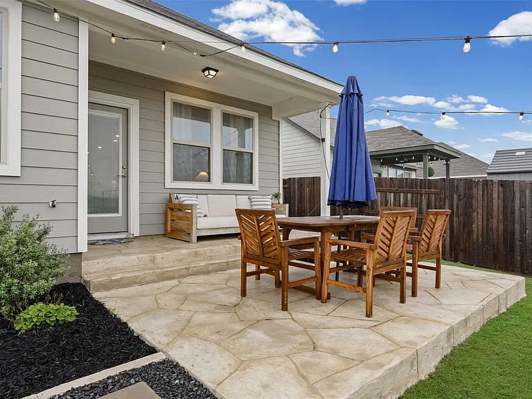 858 Papaya Dr — Photo 35