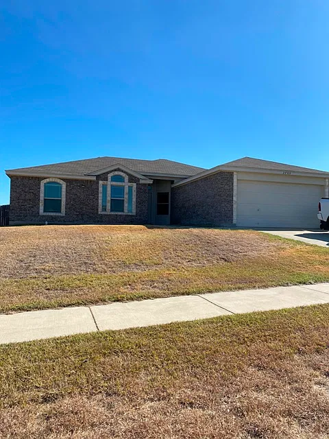 4 bed, 1620 sqft, $1,725 — Photo 1