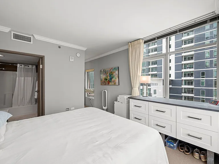 425 W Beech St #854 — Photo 16