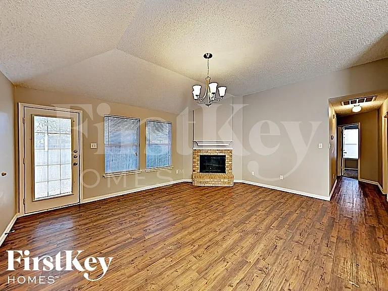 3955 Cypress Gardens Dr — Photo 6