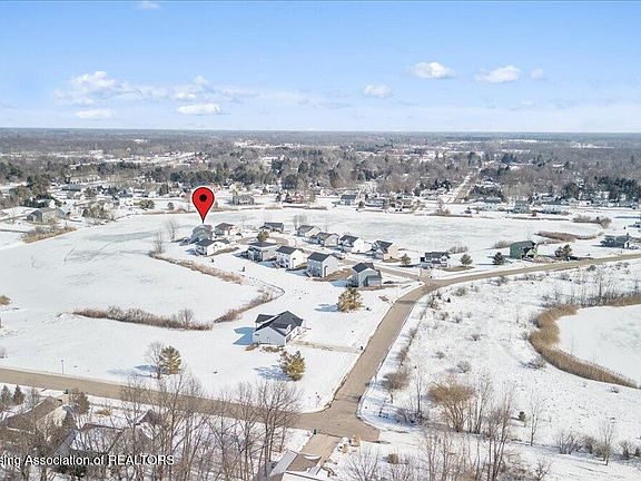 3rd image of 612 Launch Point Dr