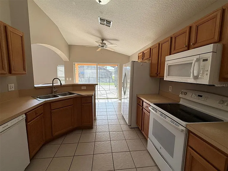 1153 Solana Cir — Photo 35