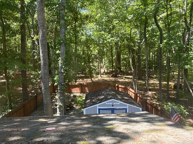 94 Nottingham Ln — Photo 22