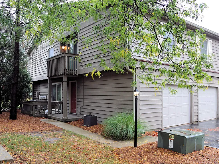 1393 Compton Ct 2bed/1bath LOFT