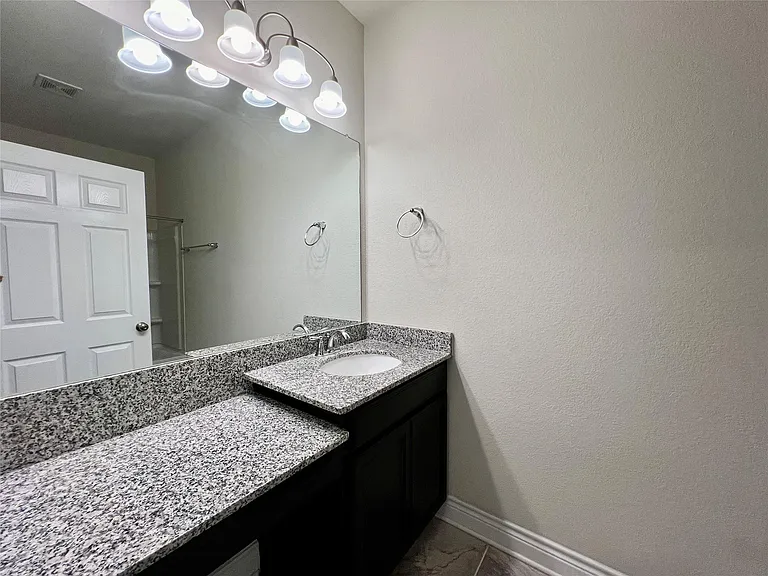 10916 Cannes Memorial Dr — Photo 28