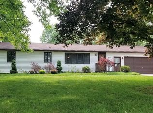 8142 Maple Rd, Akron, NY 14001