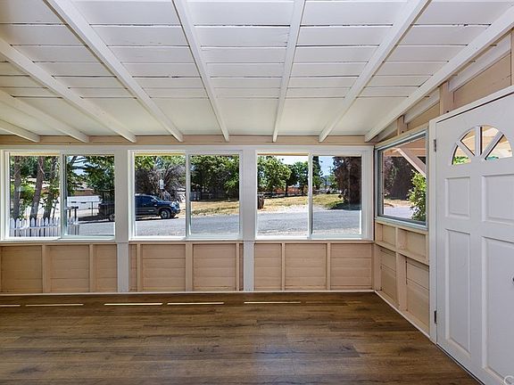 5th image of 32995 Rose Ave